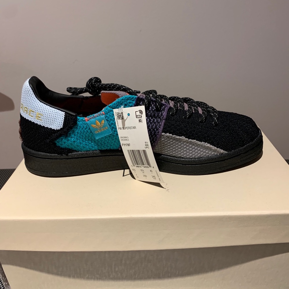 ❌SOLD❌Pharrell x Human Race Superstars -NWT! - Picture 5 of 5